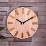 Custom Hang On Wooden Clock Simple Round Shape for Home Decoration